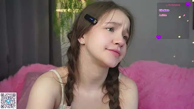 AmiLewis online show from March 10, 2025, 4:17 am