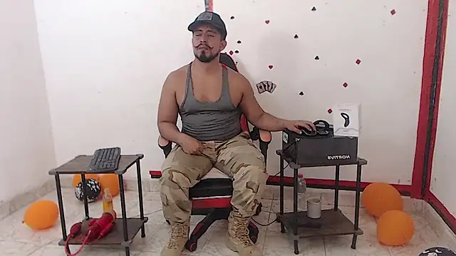 Snapshot of KalethBigDick chatting on November 6, 2025, 4:55 pm KalethBigDick online show from November 6, 2025, 4:55 pm