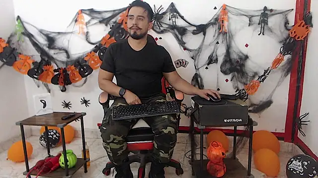 Snapshot of KalethBigDick chatting on November 2, 2025, 12:48 am KalethBigDick online show from November 2, 2025, 12:48 am