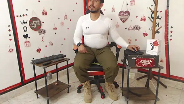 Snapshot of KalethBigDick chatting on February 27, 2025, 11:39 am KalethBigDick online show from February 27, 2025, 11:39 am