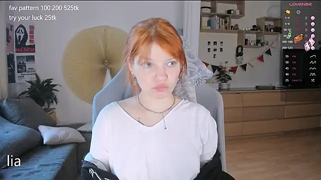 lil lia online show from September 29, 2025, 4:52 am