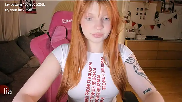 Snapshot of lil_lia chatting on February 1, 2026, 6:39 pm lil lia online show from February 1, 2026, 6:39 pm