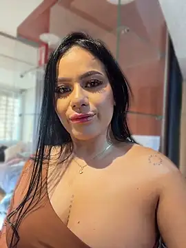 Miah gomez  online show from May 5, 2026, 9:18 pm