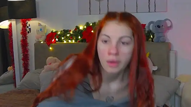 Snapshot of CassKiera chatting on December 21, 2025, 7:54 am CassKiera online show from December 21, 2025, 7:54 am