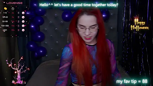 EmilyKents online show from November 3, 2025, 1:44 am