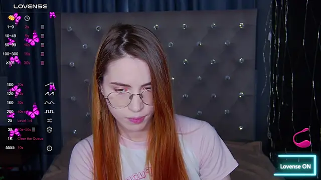 EmilyKents online show from September 12, 2025, 1:50 am