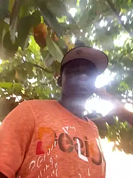 Snapshot of BigBrotherFreak chatting on April 10, 2026, 7:48 am BigBrotherFreak online show from April 10, 2026, 7:48 am