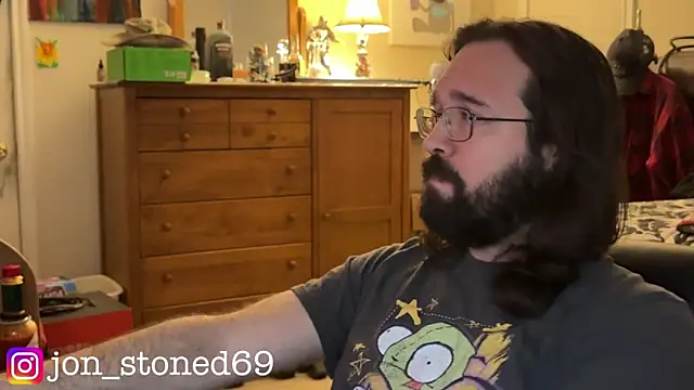 Snapshot of Seraph_De_La_Luna chatting on April 27, 2026, 8:40 pm Seraph De La Luna online show from April 27, 2026, 8:40 pm
