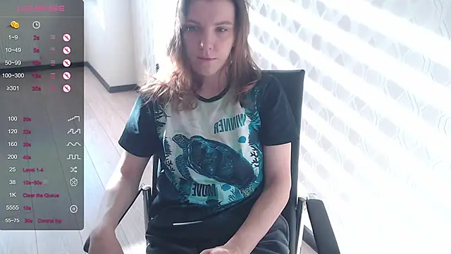 LisaHeart online show from October 1, 2025, 12:53 pm