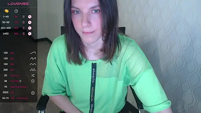 Snapshot of LisaHeart chatting on June 24, 2026, 7:44 pm LisaHeart online show from June 24, 2026, 7:44 pm