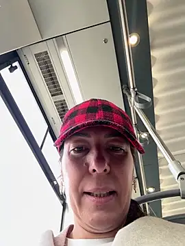 Snapshot of eveangelll chatting on February 12, 2026, 8:25 am eveangelll online show from February 12, 2026, 8:25 am