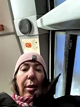 Snapshot of eveangelll chatting on January 9, 2026, 5:25 am eveangelll online show from January 9, 2026, 5:25 am