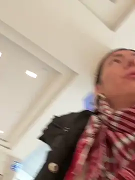 Snapshot of eveangelll chatting on February 4, 2026, 8:42 am eveangelll online show from February 4, 2026, 8:42 am