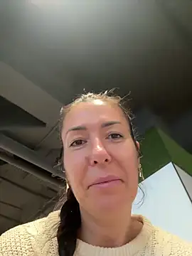 Snapshot of eveangelll chatting on February 25, 2026, 10:04 am eveangelll online show from February 25, 2026, 10:04 am