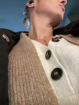 Snapshot of eveangelll chatting on January 14, 2026, 8:51 am eveangelll online show from January 14, 2026, 8:51 am