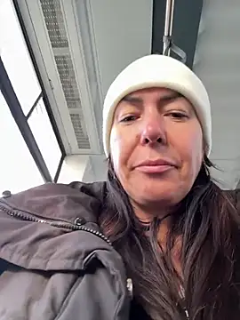 Snapshot of eveangelll chatting on January 18, 2026, 8:40 am eveangelll online show from January 18, 2026, 8:40 am