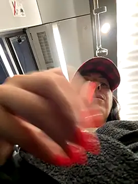 eveangelll online show from October 13, 2025, 4:03 am