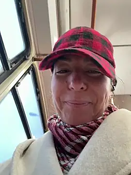 Snapshot of eveangelll chatting on February 13, 2026, 5:29 am eveangelll online show from February 13, 2026, 5:29 am