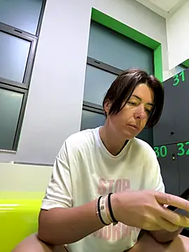 Snapshot of eveangelll chatting on December 22, 2025, 5:29 am eveangelll online show from December 22, 2025, 5:29 am