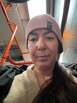 Snapshot of eveangelll chatting on January 15, 2026, 5:11 am eveangelll online show from January 15, 2026, 5:11 am