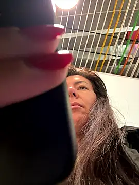 Snapshot of eveangelll chatting on January 6, 2026, 8:29 am eveangelll online show from January 6, 2026, 8:29 am