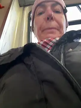 Snapshot of eveangelll chatting on February 24, 2026, 5:19 am eveangelll online show from February 24, 2026, 5:19 am