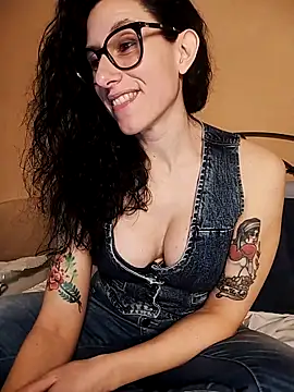 Snapshot of SofiaMori chatting on February 2, 2026, 12:59 pm SofiaMori online show from February 2, 2026, 12:59 pm