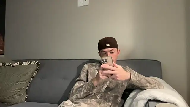 Snapshot of younghungginger chatting on November 16, 2025, 12:48 am younghungginger online show from November 16, 2025, 12:48 am