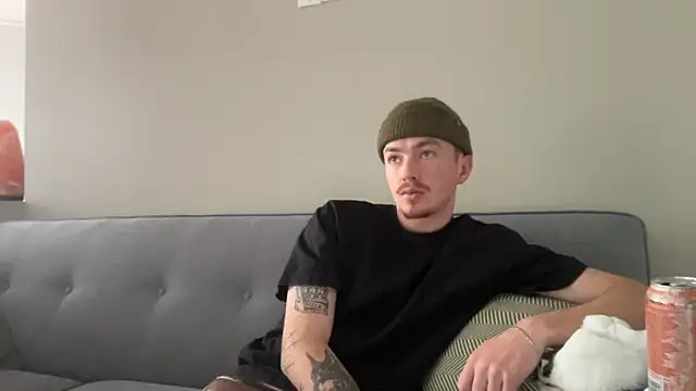 Snapshot of younghungginger chatting on November 16, 2025, 8:24 pm younghungginger online show from November 16, 2025, 8:24 pm