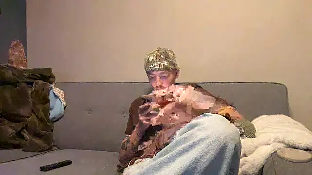 Snapshot of younghungginger chatting on November 17, 2025, 11:42 pm younghungginger online show from November 17, 2025, 11:42 pm