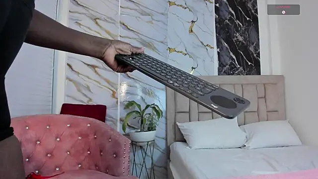 scarlet darling26 online show from March 4, 2026, 5:53 pm