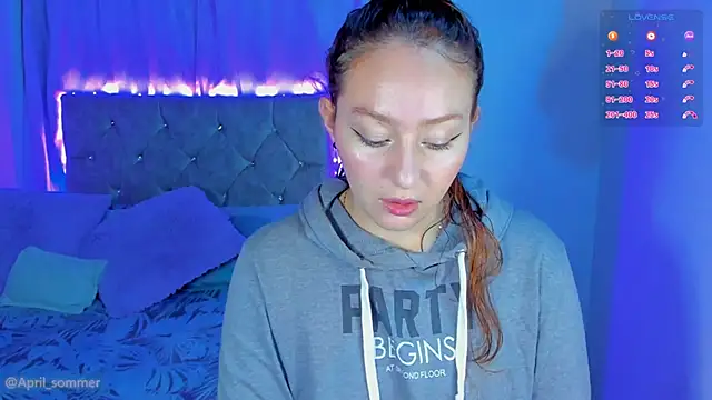 April sommer1 online show from November 20, 2025, 8:59 am