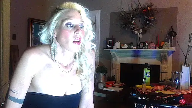 Glamazonx online show from October 31, 2025, 2:30 am