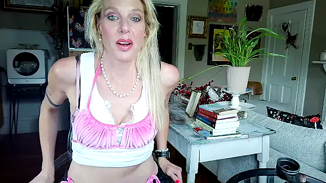 Glamazonx online show from May 26, 2026, 4:05 pm