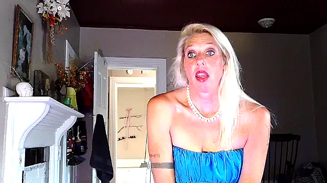 Snapshot of Glamazonx chatting on September 13, 2025, 6:52 pm Glamazonx online show from September 13, 2025, 6:52 pm