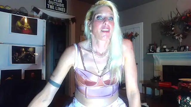 Glamazonx online show from November 5, 2025, 3:42 am