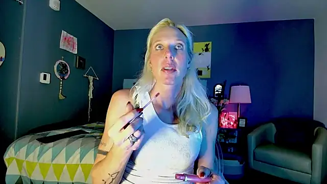Snapshot of Glamazonx chatting on January 11, 2025, 3:13 am Glamazonx online show from January 11, 2025, 3:13 am