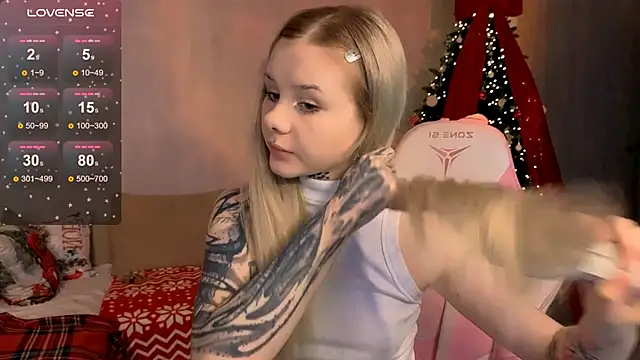 Britney Lynch online show from December 16, 2025, 7:07 pm