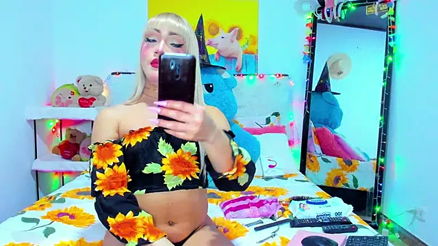 Snapshot of Candy_Candy__ chatting on October 21, 2025, 10:42 pm Candy Candy online show from October 21, 2025, 10:42 pm