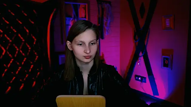 EllaHorton online show from October 27, 2025, 8:48 am