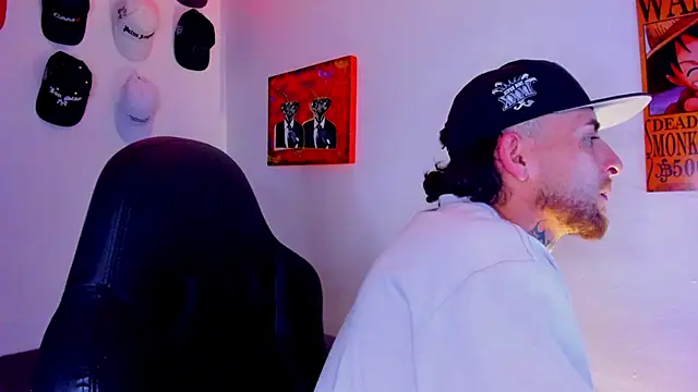 Snapshot of Drako_Lamar chatting on April 10, 2026, 12:39 am Drako Lamar online show from April 10, 2026, 12:39 am