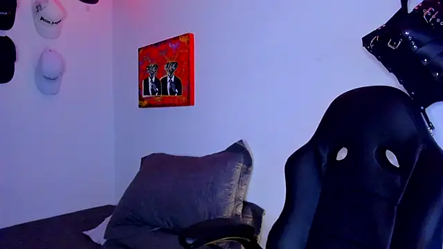 Snapshot of Drako_Lamar chatting on April 2, 2026, 12:29 am Drako Lamar online show from April 2, 2026, 12:29 am