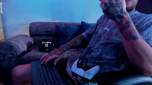 Drako Lamar online show from December 13, 2025, 8:04 pm