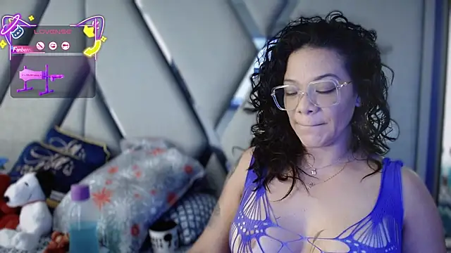 paula daniela1 online show from October 20, 2025, 9:37 pm