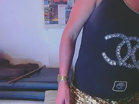 Snapshot of LorenJade chatting on March 1, 2026, 12:21 am LorenJade online show from March 1, 2026, 12:21 am