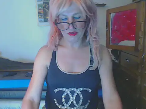 Snapshot of LorenJade chatting on February 27, 2025, 7:19 am LorenJade online show from February 27, 2025, 7:19 am