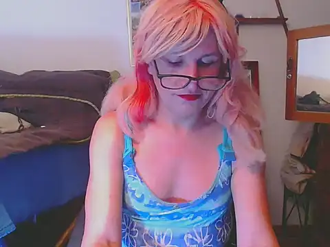 LorenJade online show from May 19, 2026, 7:48 am