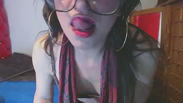 LorenJade online show from March 23, 2026, 7:52 am