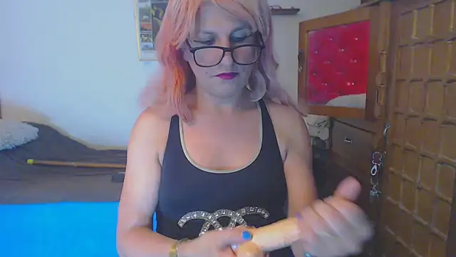 Snapshot of LorenJade chatting on February 10, 2025, 6:20 am LorenJade online show from February 10, 2025, 6:20 am