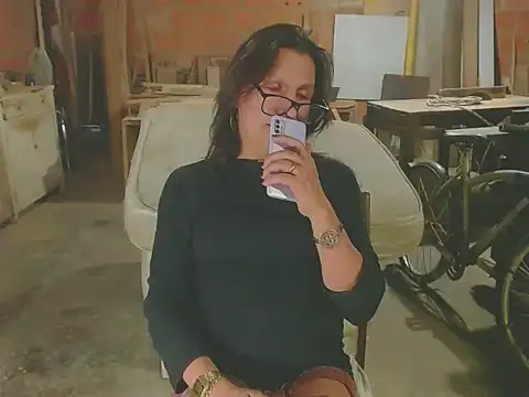 LorenJade online show from April 1, 2026, 2:02 am